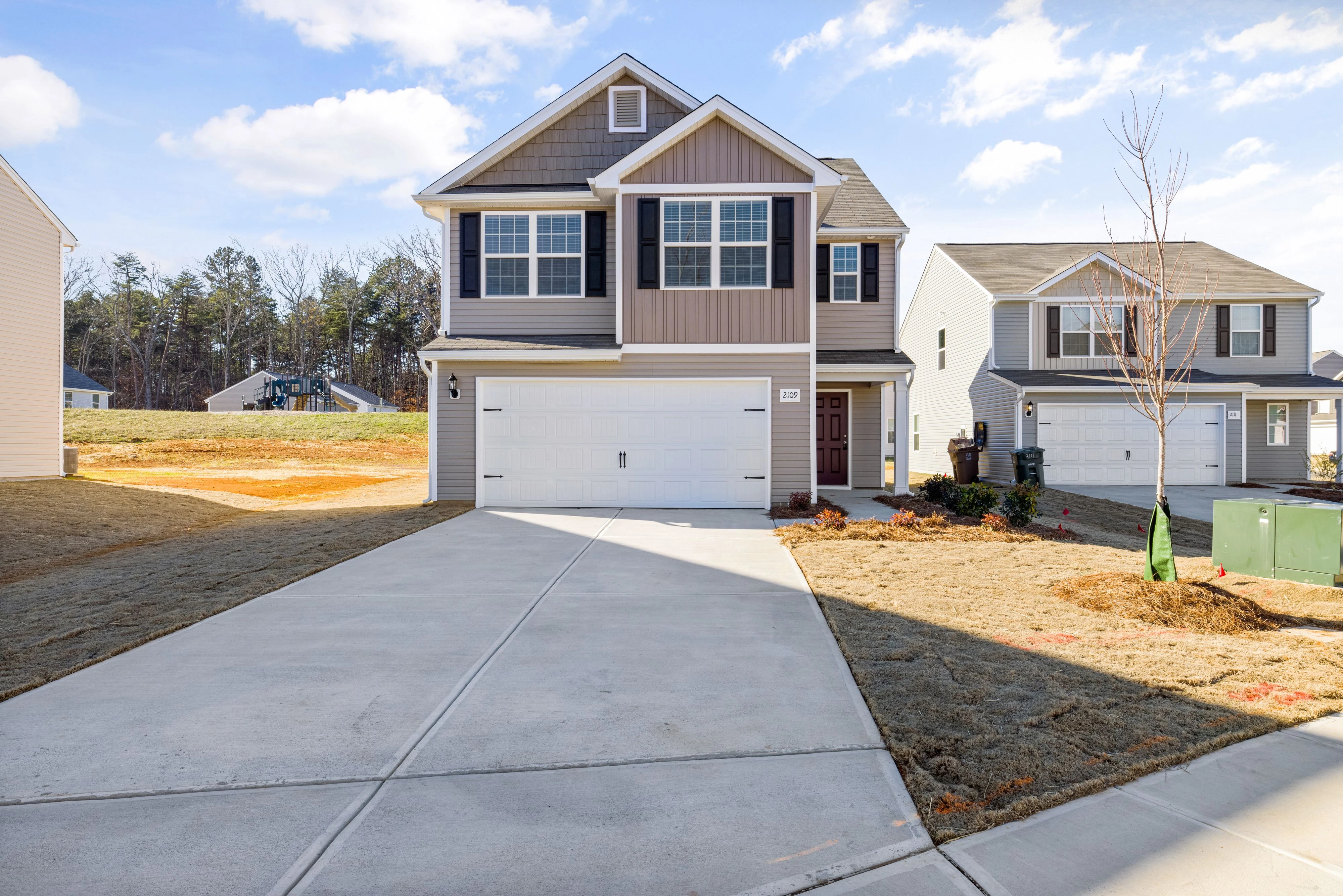 Residential garage door in Itasca