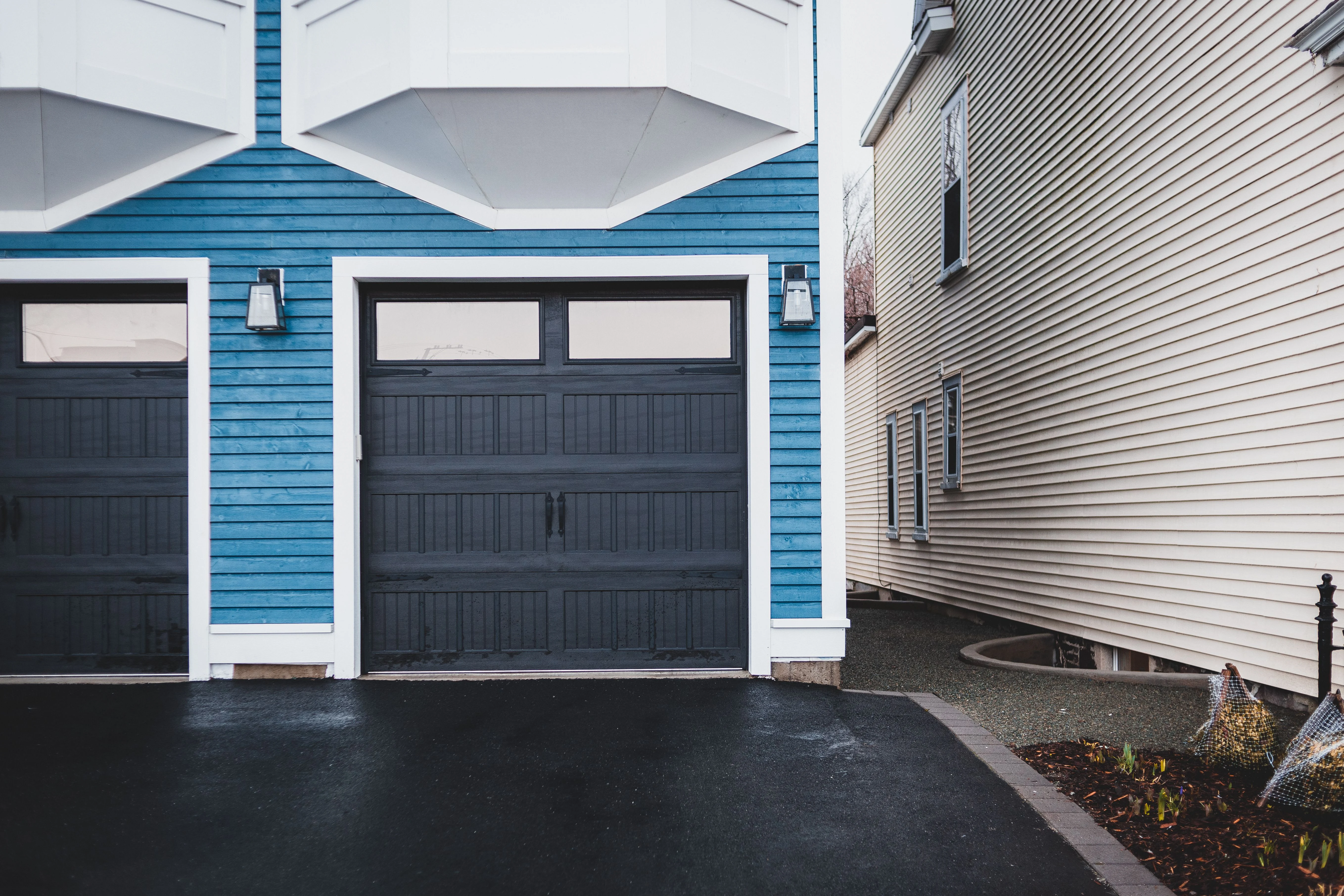 Residential garage door in Broadview