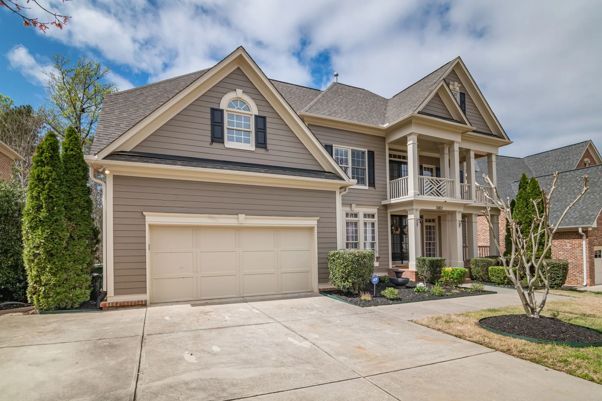 Residential garage door in Mount Prospect
